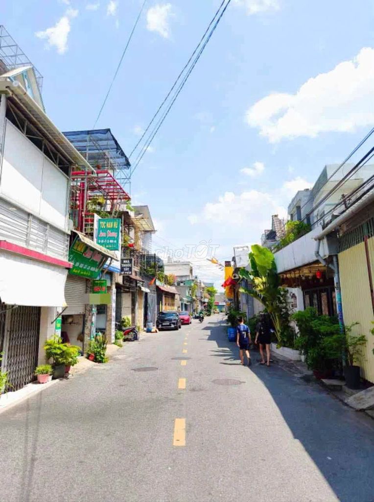 Nhà bán trung tâm Dĩ An, 6m ngang, 6.9 tỷ