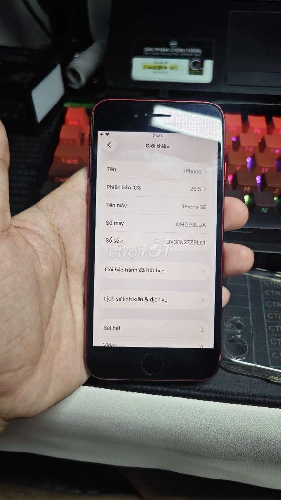 Apple iPhone SE 2 128GB Đỏ Màn xước nhẹ. Mua bán Điện thoại tại Quận Tân Bình Tp Hồ Chí Minh được đăng bởi hoàng hình 1