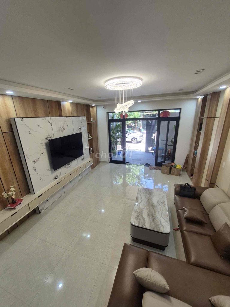 Luxury 4-bedroom house on Bùi Công Trừng — photo 9