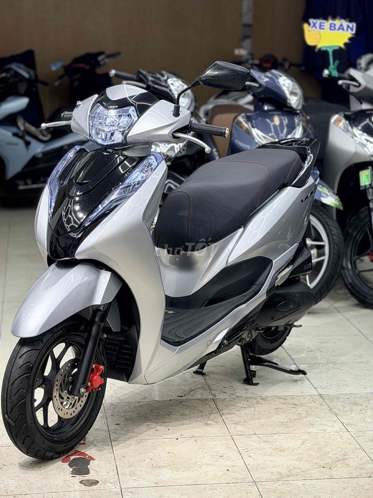 Honda Lead 4VAL 2022 Серебристый Порше Автомат