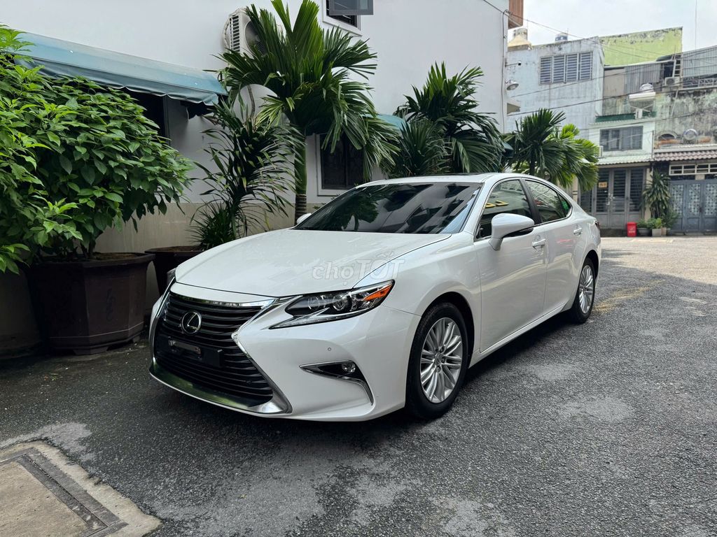 Lexus ES  250 2015 - 60000 km. Mua bán Ô tô tại Quận Gò Vấp Tp Hồ Chí Minh được đăng bởi Tuan Vo Thanh hình 3