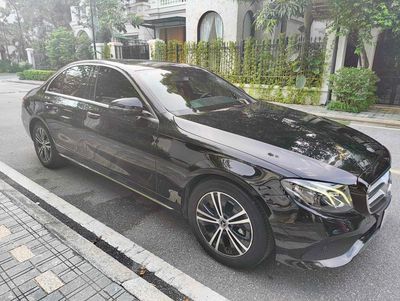 Mercedes Benz E Class 2020 - 50000 km. Mua bán Ô tô tại Quận Bắc Từ Liêm Hà Nội được đăng bởi Hiếu Vũ