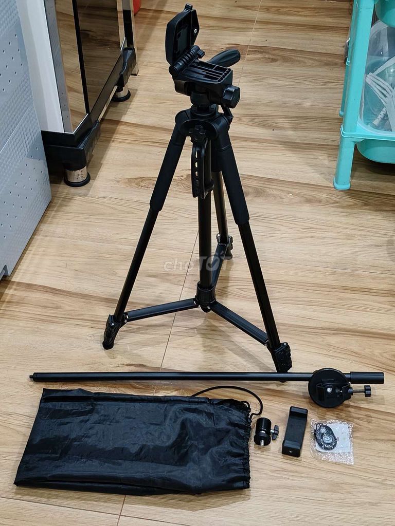 Tripod, chân quay bằng kim loại, cao 1m7. Mua bán Phụ kiện (Màn hình, Chuột...) tại Quận Cái Răng Cần Thơ được đăng bởi Đổ Công Thành hình 1