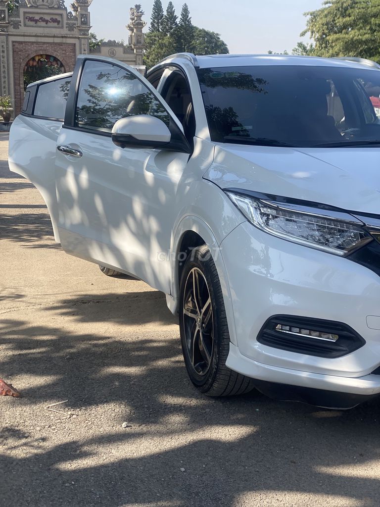 Honda HRV 2021 Trắng 41000 km. Mua bán Ô tô tại Quận Long Biên Hà Nội được đăng bởi Quang Minh hình 5