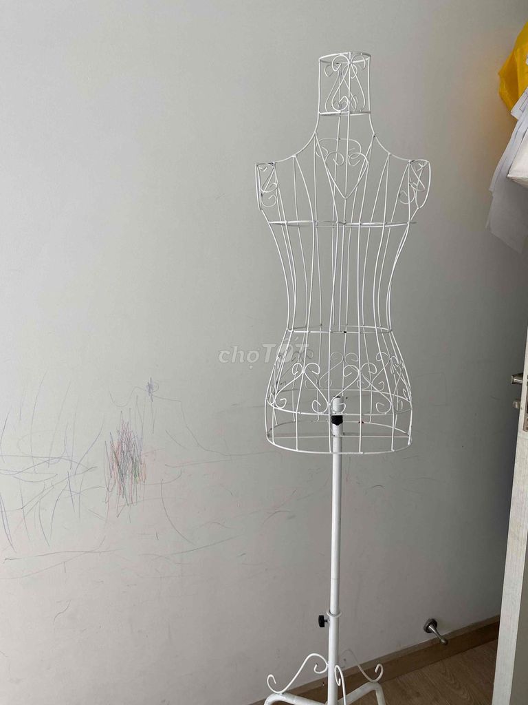 Manocanh khung sắt trắng. Mua bán Đồ chuyên dụng, Giống nuôi trồng tại Thành phố Thuận An Bình Dương được đăng bởi Trần Mỹ Lan hình 1