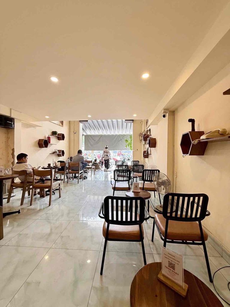 BÁN MT ĐƯỜNG VỎ VĂN KIỆT Q1