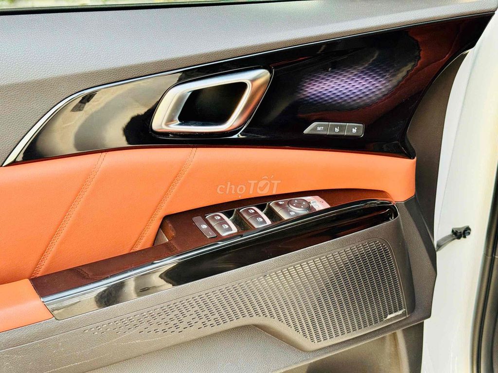 Kia Carnival 2022 2.2D Signature 50000 km. Mua bán Ô tô tại Quận Long Biên Hà Nội được đăng bởi Trang Gala hình 10