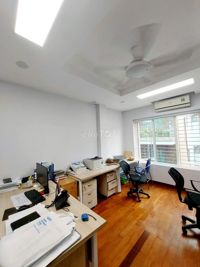 Bán nhà ngõ 90 Nguyễn Lương Bằng, 60m2, gần phố, sân chơi trước nhà