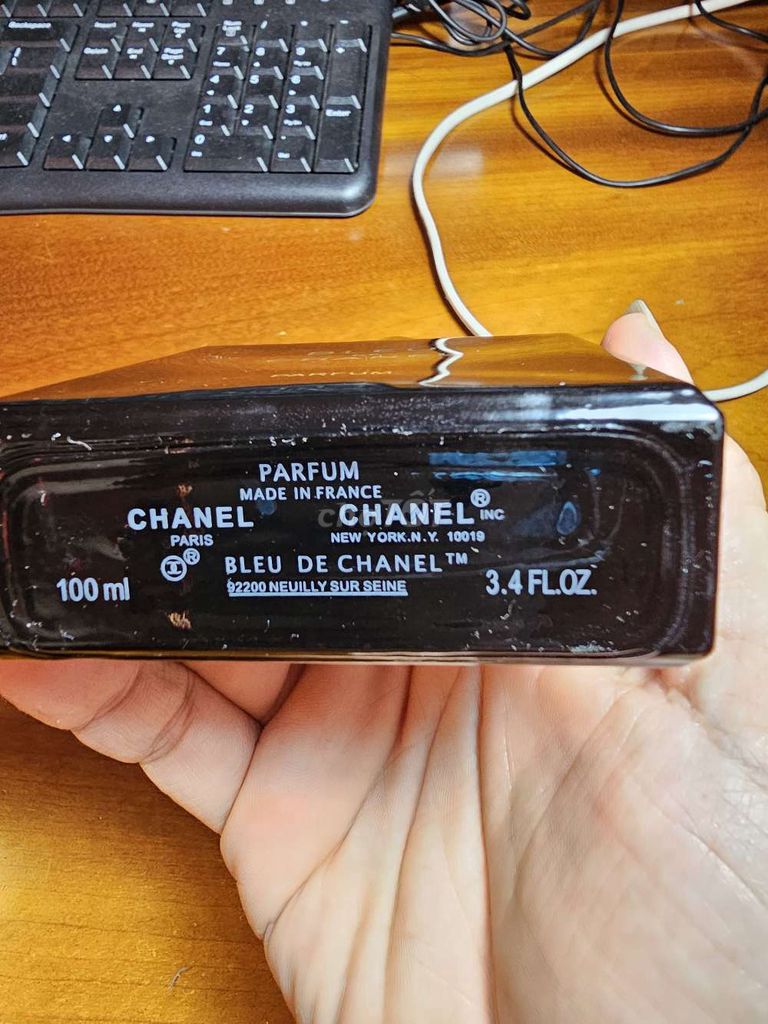 Bán chai nước hoa Blue Chanel bản đặc biệt