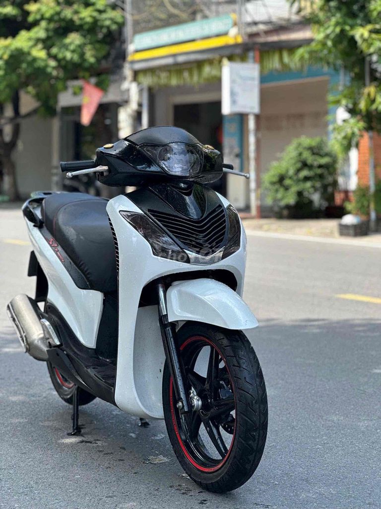 Honda SH 125 nhập khẩu 2006 lên phom 2011