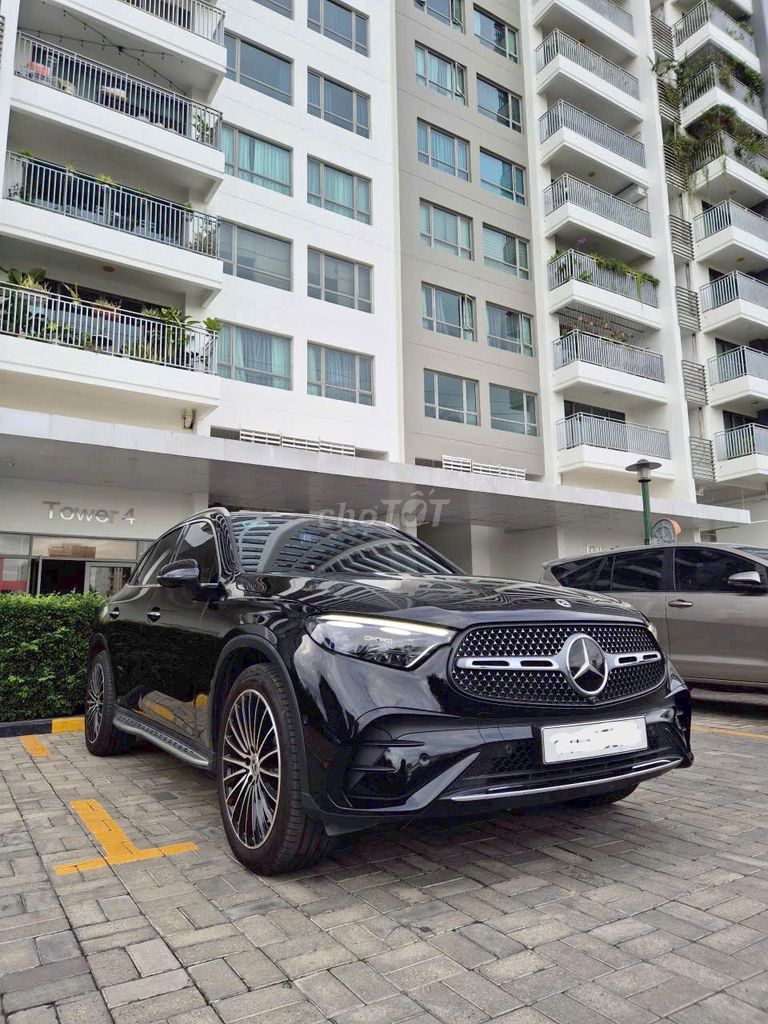 Mercedes Benz GLC Class 2023  - 5000 km