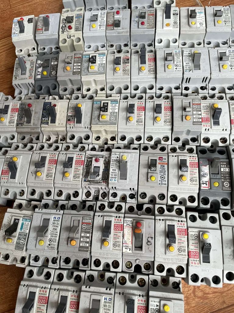 CB chống giật 20A Hàn Quốc. Mua bán Nội thất, đồ gia dụng khác tại Thị xã Bến Cát Bình Dương được đăng bởi luannguyen hình 1