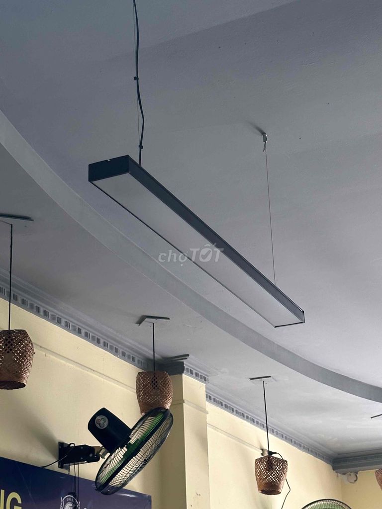 Đèn treo kim loại màu Đen. Mua bán Đèn tại Quận 1 Tp Hồ Chí Minh được đăng bởi Diễm Ly hình 1