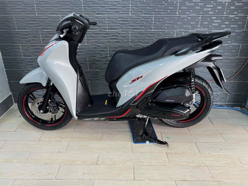Honda SH 125 date 2020 Xám Xi Măng Bs Sài Gòn. Mua bán Xe máy tại Quận Bình Thạnh Tp Hồ Chí Minh được đăng bởi kelwin hình 4