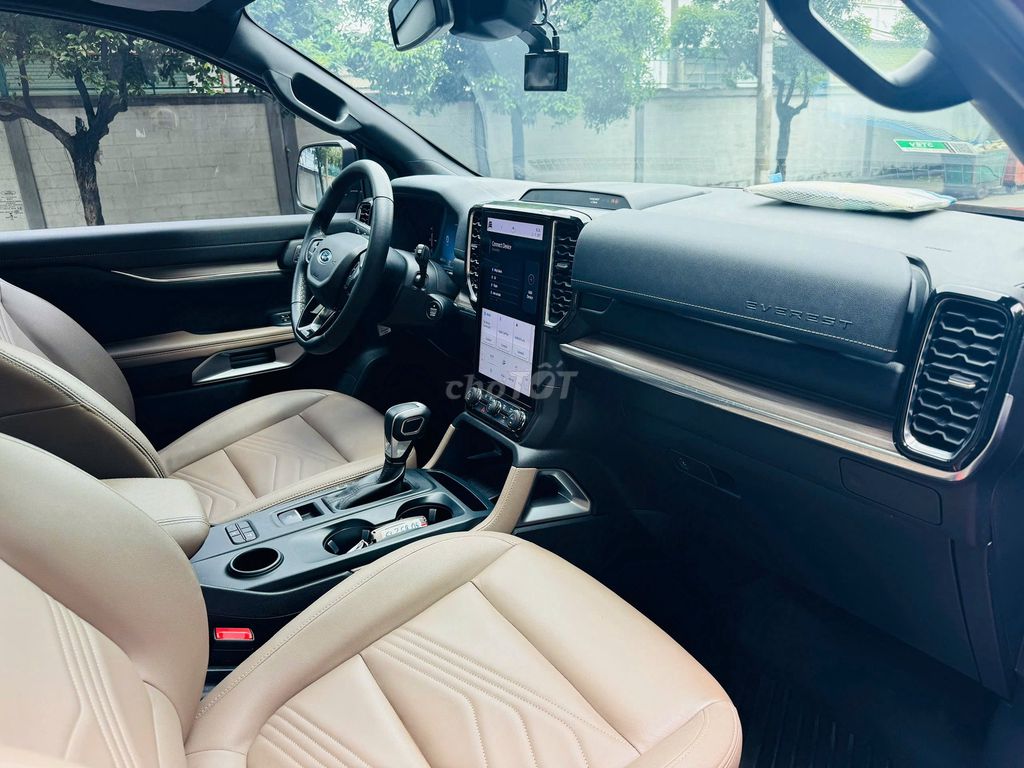 Ford Everest Titanium 1 Cầu 2022 - Chính Hãng. Mua bán Ô tô tại Quận Tân Phú Tp Hồ Chí Minh được đăng bởi Phạm Văn Thông hình 10