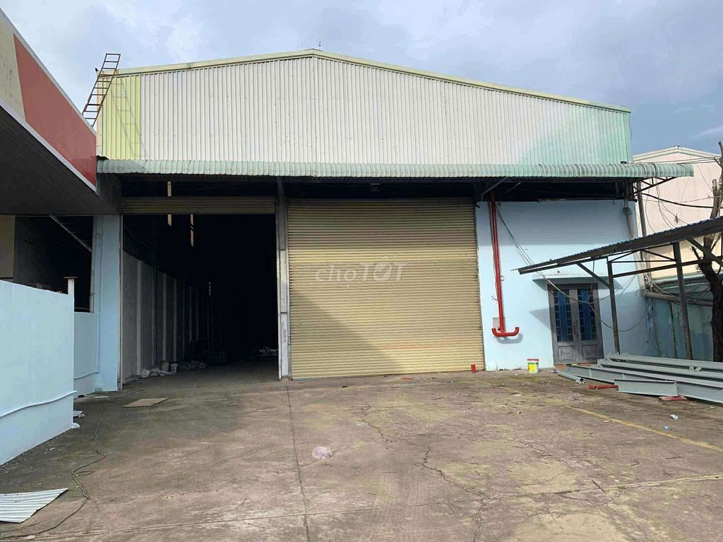 Xưởng trong cụm sản xuất 700m Tân Uyên giá 3.5 usd