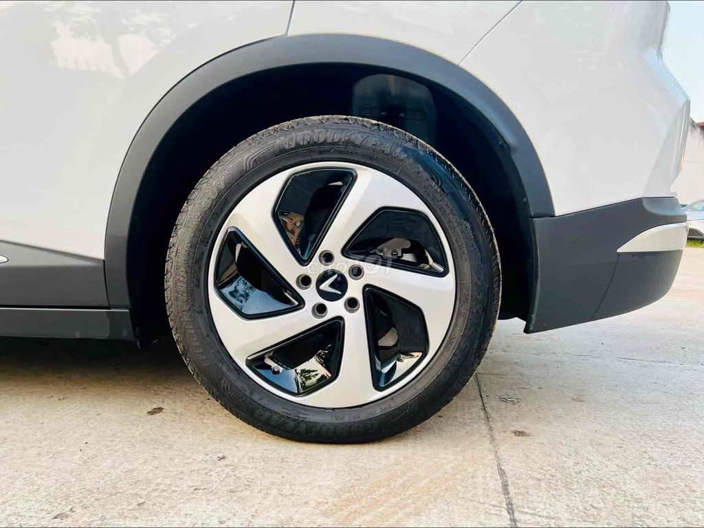 VinFast VF8 S 2024 Trắng. Mua bán Ô tô tại Quận 12 Tp Hồ Chí Minh được đăng bởi VinFast An Sương Quốc Lộ 1A hình 5