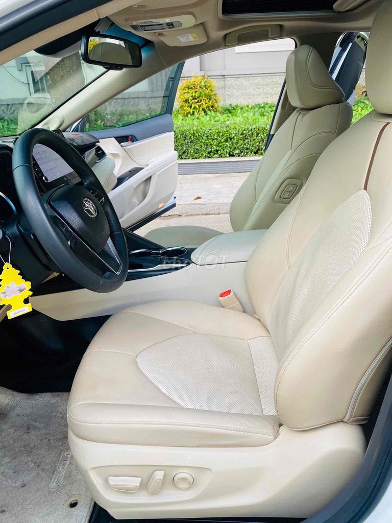 Camry 2022 2.0Q Biển SG 1 Chủ Odo 19.000km Cực Đẹp. Mua bán Ô tô tại Thành phố Dĩ An Bình Dương được đăng bởi Trương Công Lý hình 12