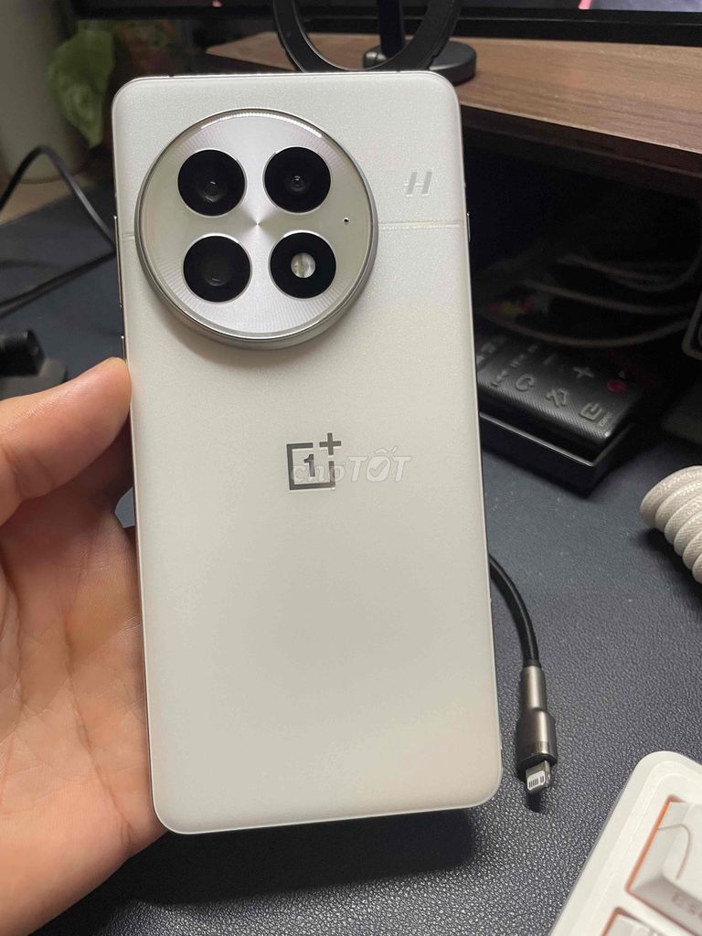 OnePlus 13 12GB/256GB Trắng. Mua bán Điện thoại tại Quận Gò Vấp Tp Hồ Chí Minh được đăng bởi Nguyễn Việt Quang hình 1