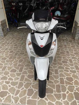 sh 150 mẫu Ý đời 2011 trắng đen. Mua bán Xe máy tại Quận Bình Thuỷ Cần Thơ được đăng bởi vũ