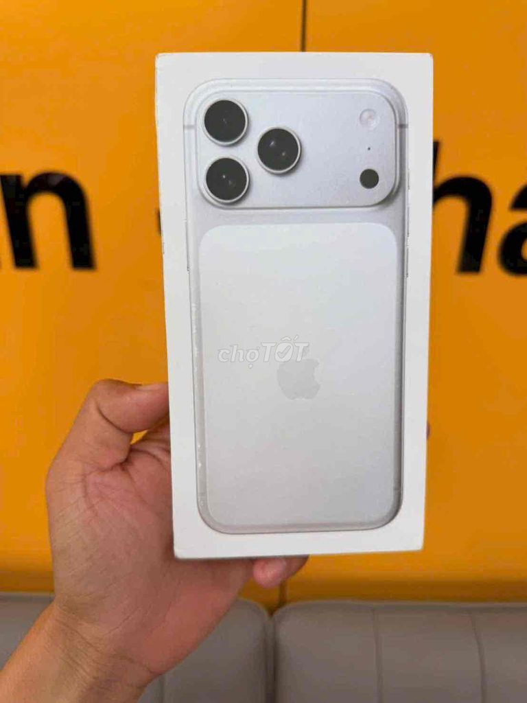 Apple iPhone 17 Pro Max 1TB  Bạc Mỹ Chưa Active. Mua bán Điện thoại tại Thành phố Biên Hòa Đồng Nai được đăng bởi Oanh Hoang hình 1