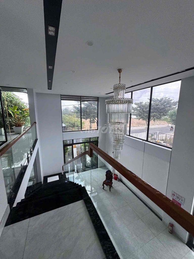 Аренда · 11 комн. · 300 м² · Quận Cẩm Lệ, ул. Nguyễn Đình Thi
