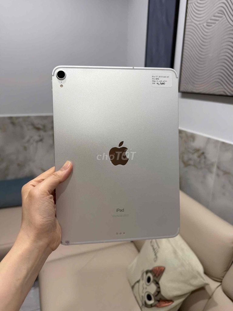 iPad Pro 2018 11" 64GB 4G/WiFi LTE Xước Film. Mua bán Máy tính bảng tại Huyện Hóc Môn Tp Hồ Chí Minh được đăng bởi SIRI STORE HCM hình 1