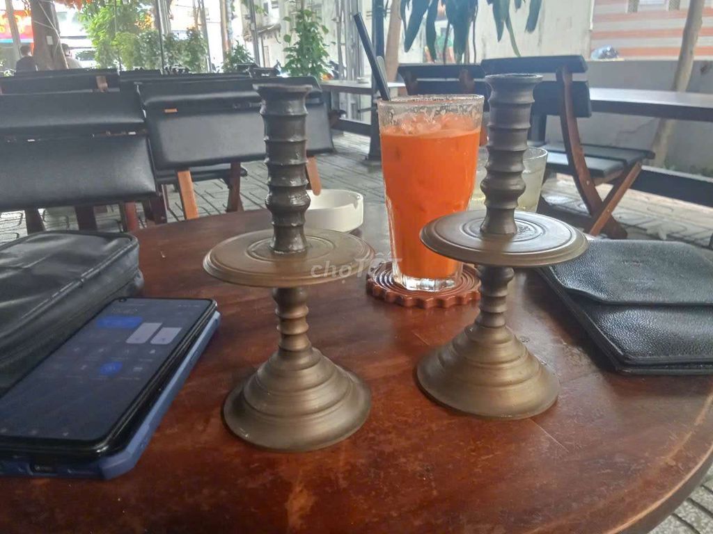 Đèn cầy đồng cổ