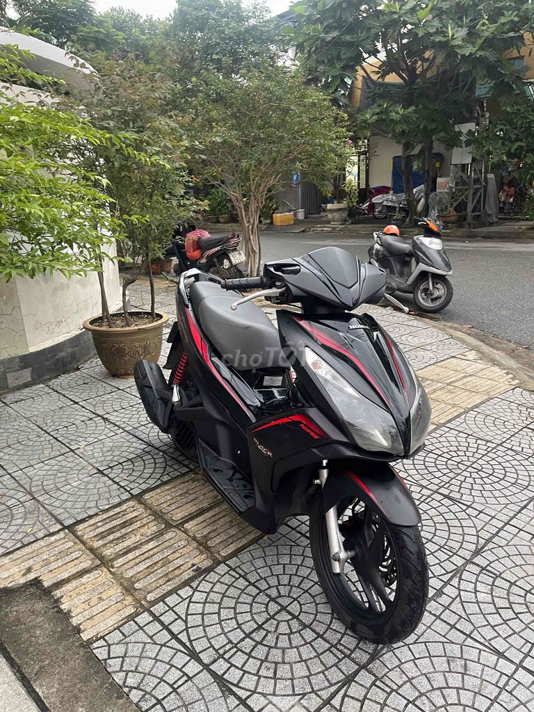 Honda Air Blade 2015 Đen. Mua bán Xe máy tại Quận Cẩm Lệ Đà Nẵng được đăng bởi Quá hình 5