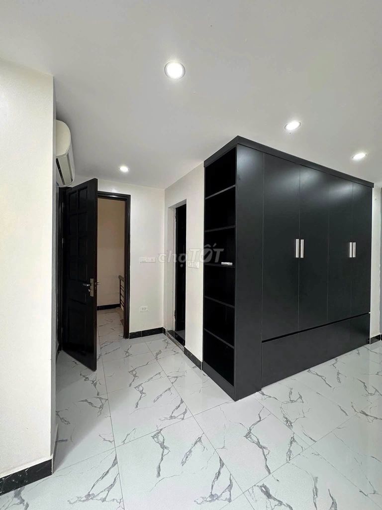 Дом целиком 40м², 3 спальни, полная мебель, парковка у входа — Тэй Хо