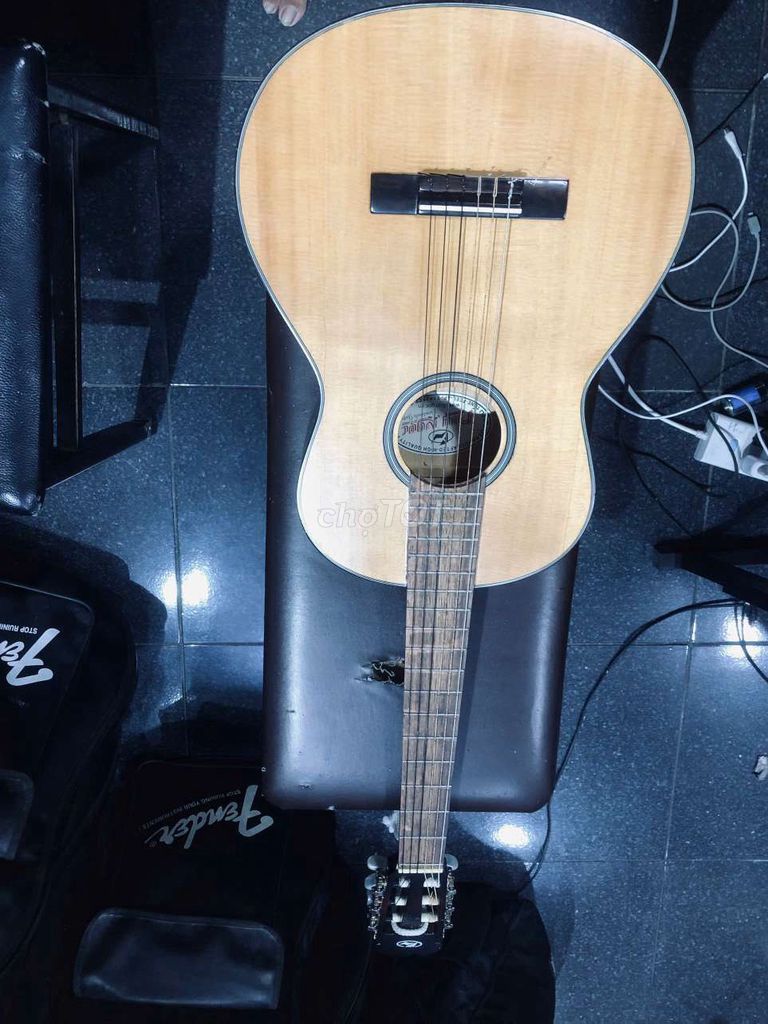 Đàn guitar Duy Ngọc size nhỏ