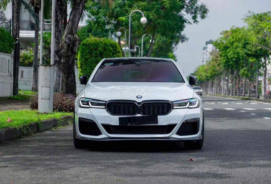 BMW 5 Series 2022 520i M Sport - 38000 km. Mua bán Ô tô tại Quận 7 Tp Hồ Chí Minh được đăng bởi Hoàng Anh Tuấn hình 1