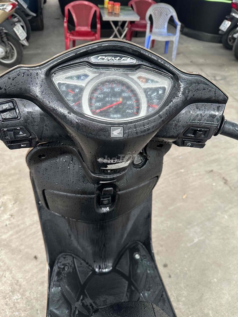Honda Lead 110 Fi 2013 цвета шампань, оригинал