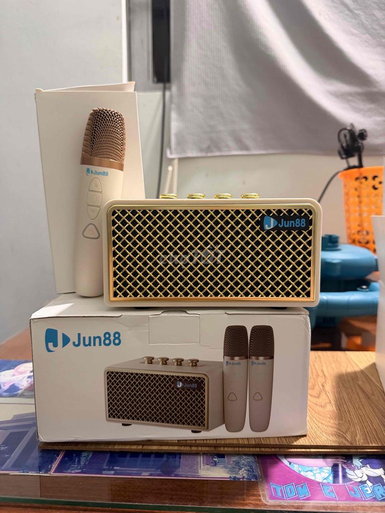 Loa bluetooth 2mic karaoke  Vàng đen. Mua bán Tivi, Âm thanh tại Thành phố Tây Ninh Tây Ninh được đăng bởi Zidan hình 1