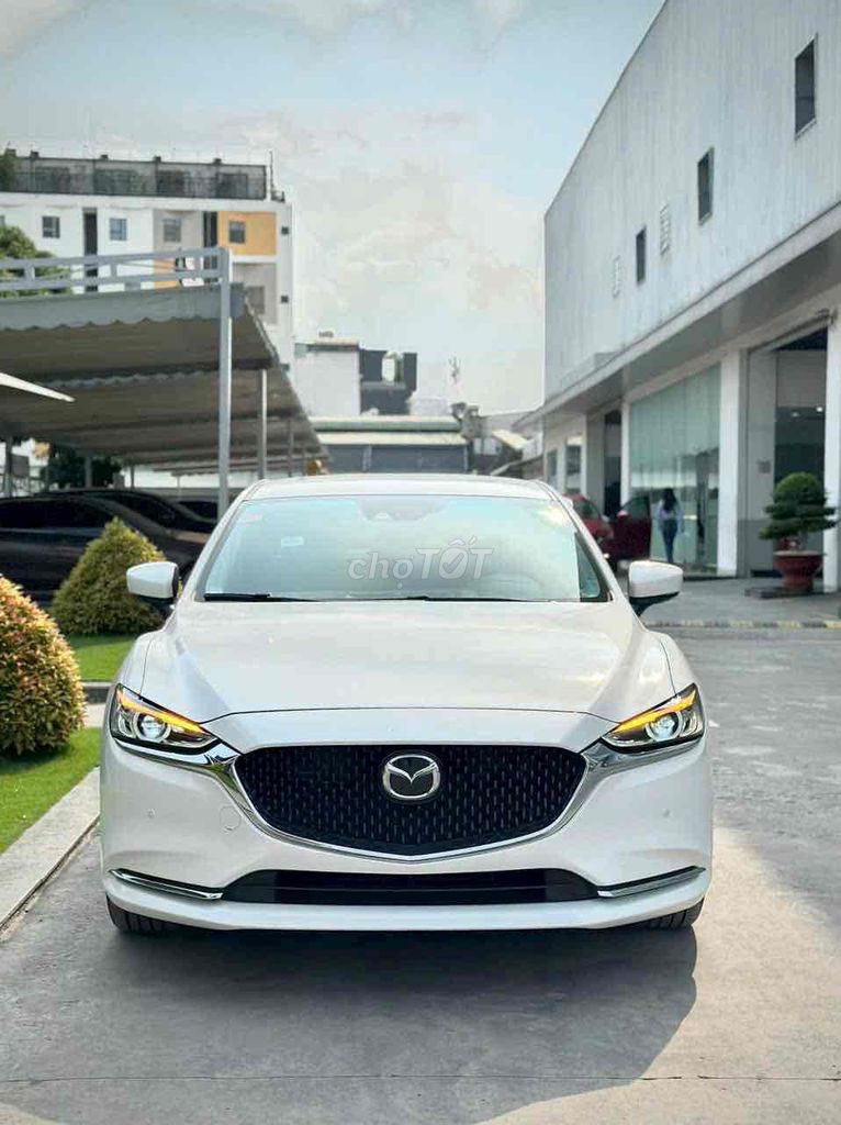 Mazda 6 Luxury E5 phiên bản mới 2025