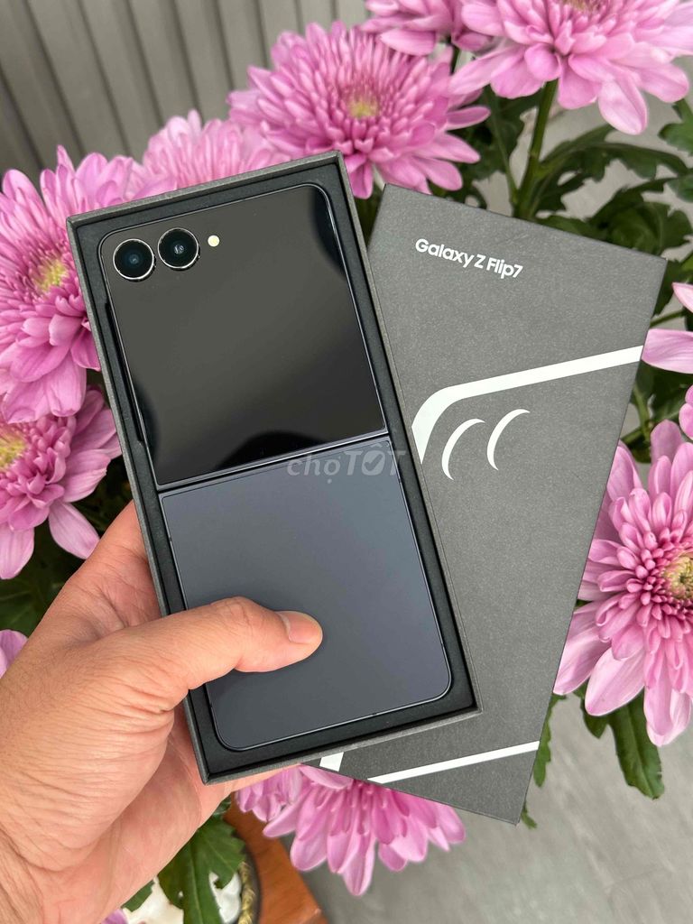 Samsung Z Flip 7 256GB 12/256GB Fullbox 99% 2sim. Mua bán Điện thoại tại Quận Ninh Kiều Cần Thơ được đăng bởi Quý Mobile Cần thơ hình 1