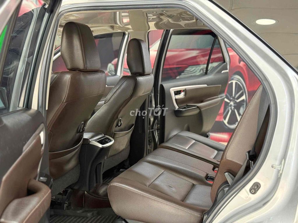 Toyota Fortuner 2019 Bạc 42.000km siêu cọp. Mua bán Ô tô tại Quận 7 Tp Hồ Chí Minh được đăng bởi Chính chủ  hình 4