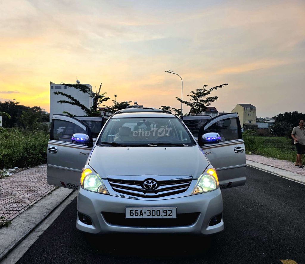 Toyota Innova 2010 G Số sàn Bạc. Mua bán Ô tô tại Quận 12 Tp Hồ Chí Minh được đăng bởi A Tuan hình 8