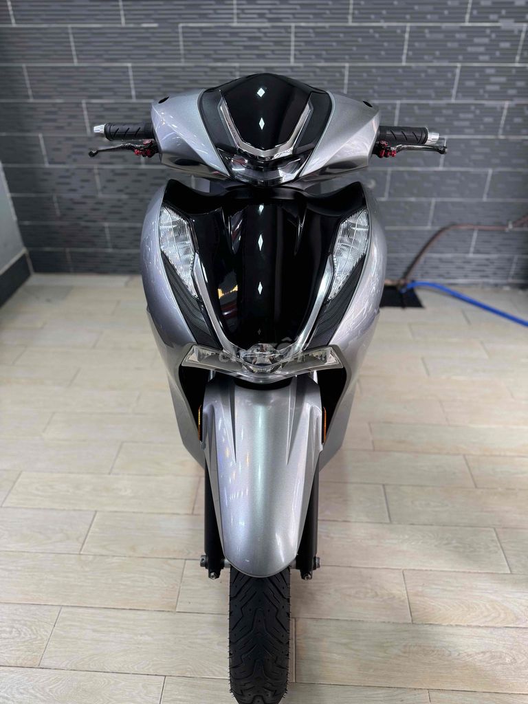 Honda SH350 2022 Bạc Porsche Sporty 15000 km. Mua bán Xe máy tại Quận Bình Thạnh Tp Hồ Chí Minh được đăng bởi kelwin hình 1