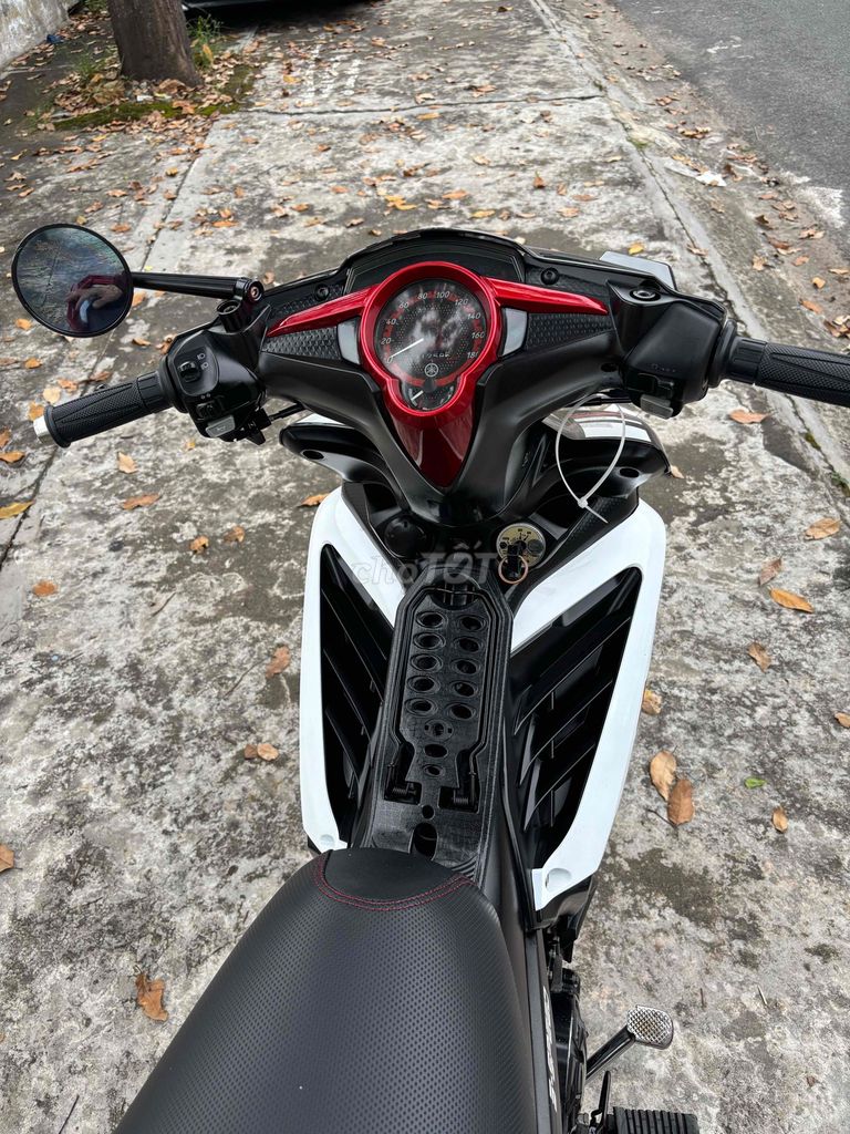 Yamaha Exciter 135 Trắng Đen Đỏ. Mua bán Xe máy tại Thị xã Bến Cát Bình Dương được đăng bởi xe máy trả góp tín nghĩa  hình 4