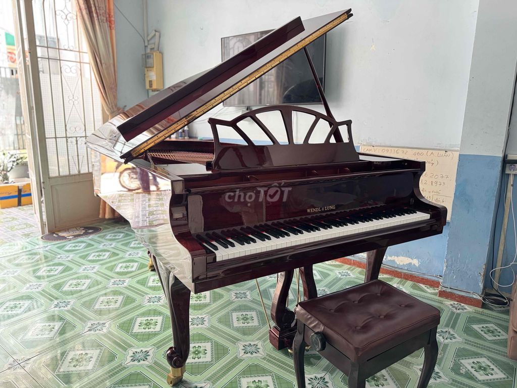 Đàn Piano Wendl & Lung Mod.180 màu gỗ Mahogany