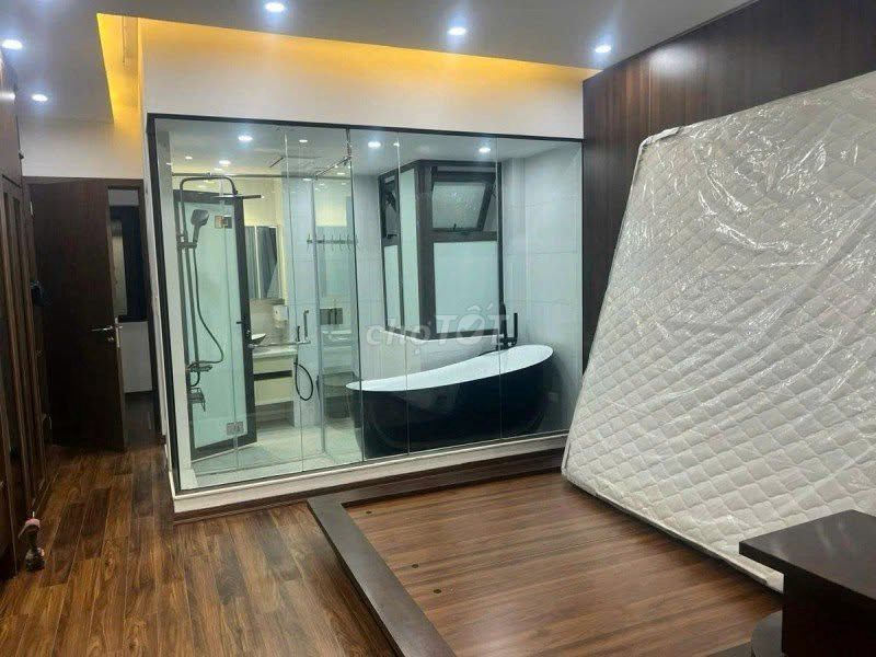 Bán nhà Phố Trạm, Long Biên, 47m², ô tô đỗ cổng