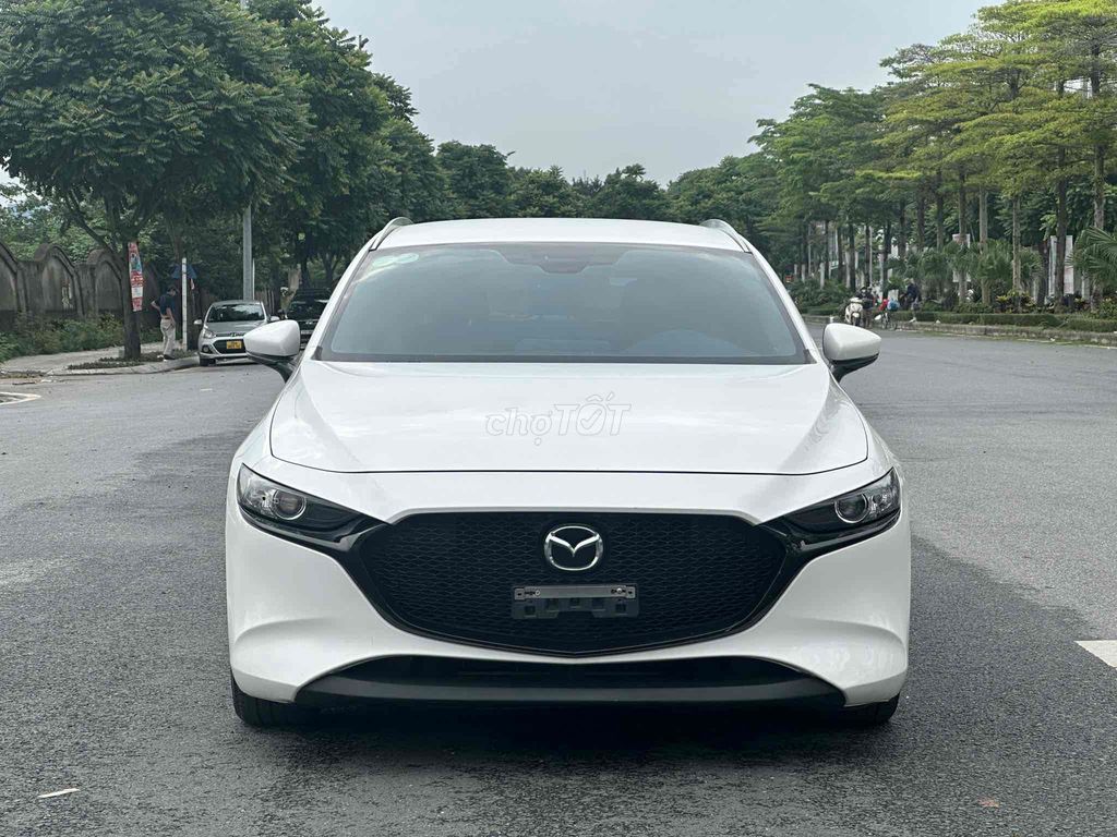 Mazda 3 1.5 sport Luxury 2021chạy 4,5 vạn rất mới