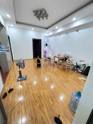 Khách e cần đi nhanh căn hộ mới sửa đang cho thuê 8tr