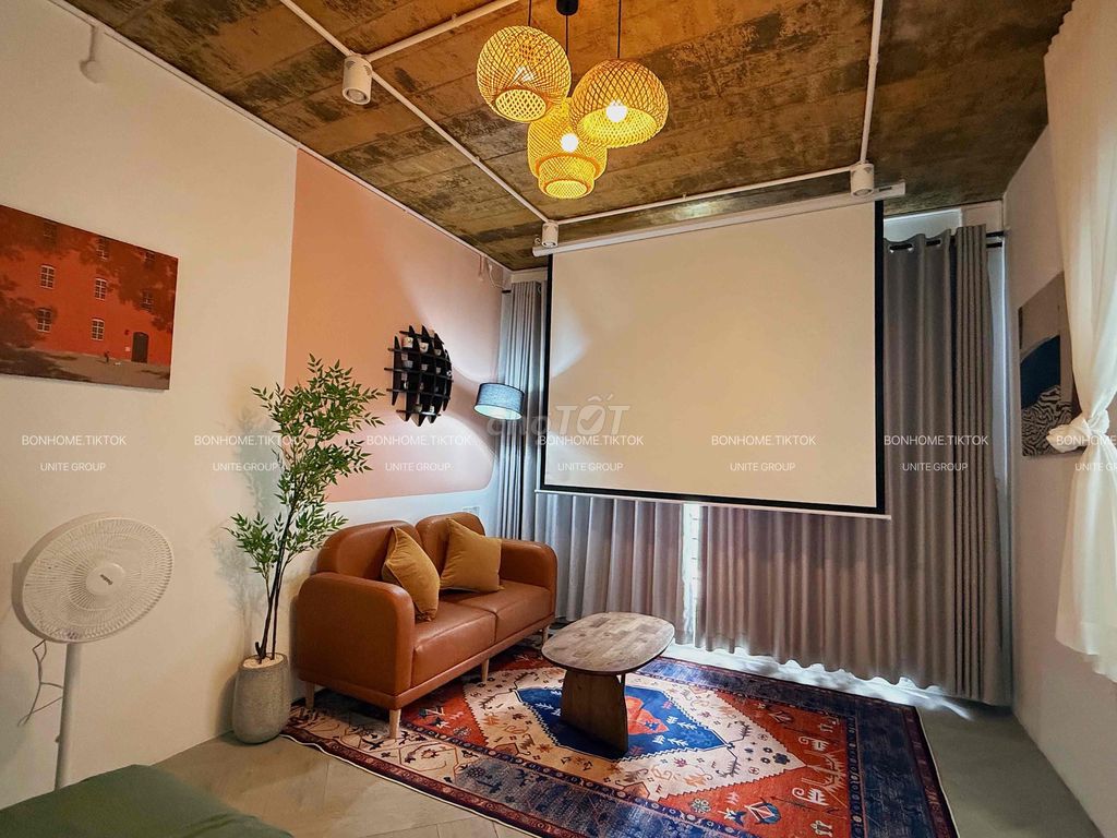 Сдается студия с отдельной кухней, полная меблировка, 45 м², рядом с аэропортом