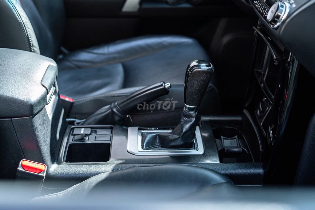 Toyota Prado 2016 TXL 2.7L cực mới. Mua bán Ô tô tại Quận Cầu Giấy Hà Nội được đăng bởi Quân Q Auto hình 16