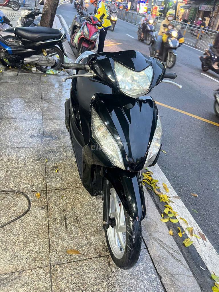 Honda vision 2014 mới 90% biển số thành phố. Mua bán Xe máy tại Quận Tân Phú Tp Hồ Chí Minh được đăng bởi Tuanduy hình 3