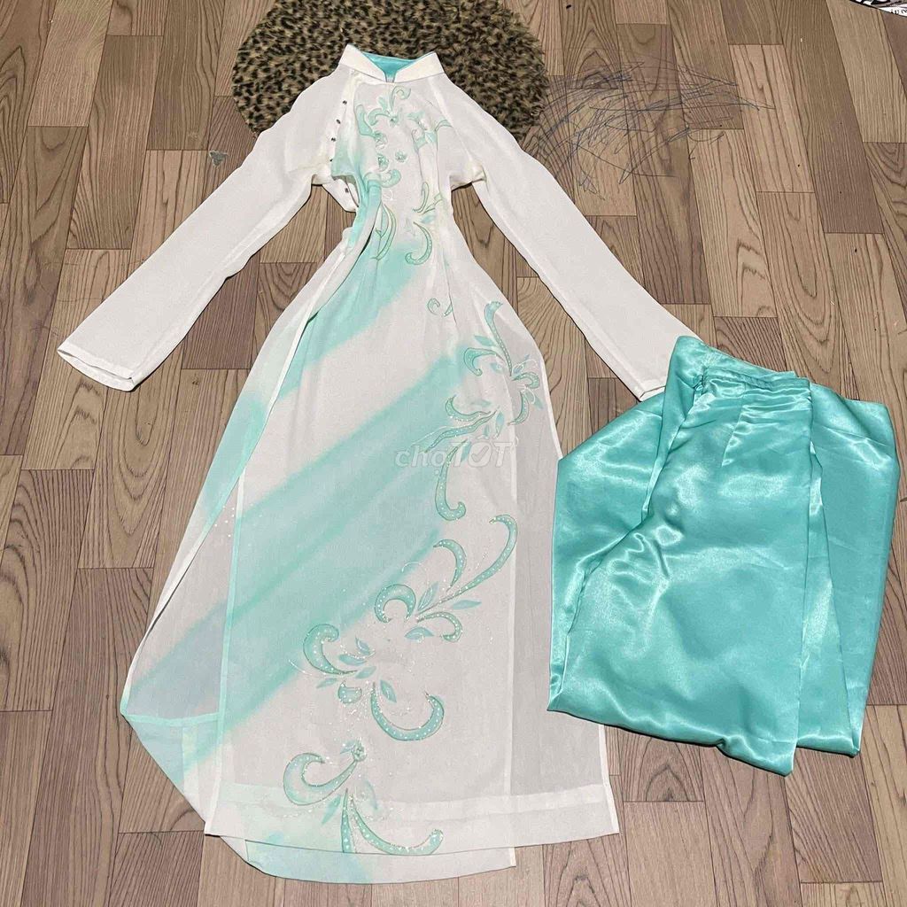 Áo dài nữ lụa satin size M. Mua bán Quần áo tại Huyện Hoài Đức Hà Nội được đăng bởi Lan Nguyen hình 1