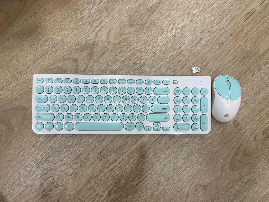 Combo bàn phím chuột Trắng Xanh. Mua bán Phụ kiện (Màn hình, Chuột...) tại Thành phố Dĩ An Bình Dương được đăng bởi Trầm Hương Mộc Cát hình 1