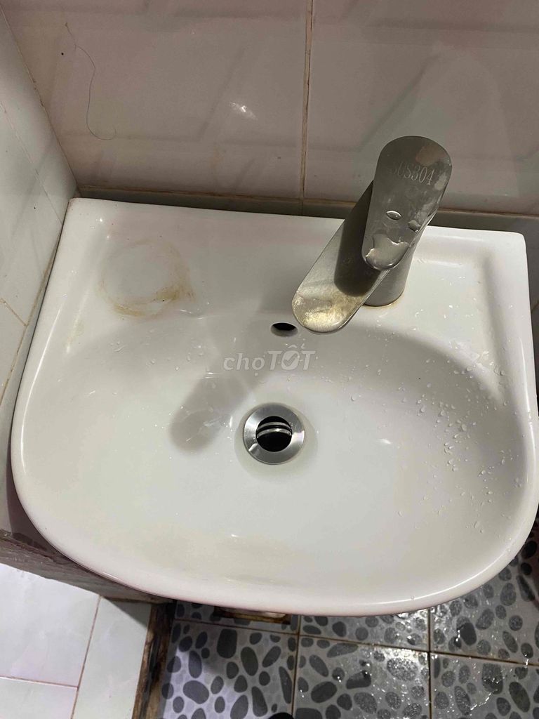 Bồn rửa mặt Sứ Trắng Hiện đại. Mua bán Thiết bị vệ sinh, nhà tắm tại Quận 12 Tp Hồ Chí Minh được đăng bởi Hòa hình 1